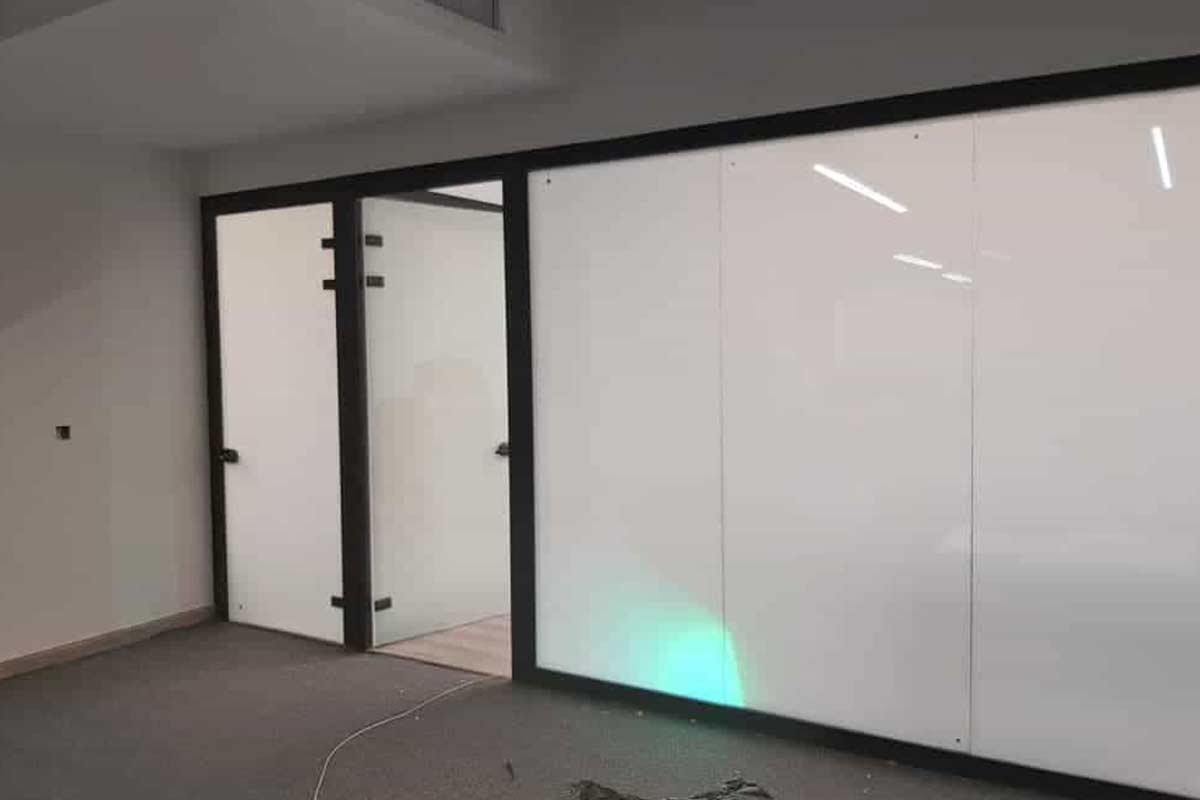 عکس پارتیشن اداری هوشمند